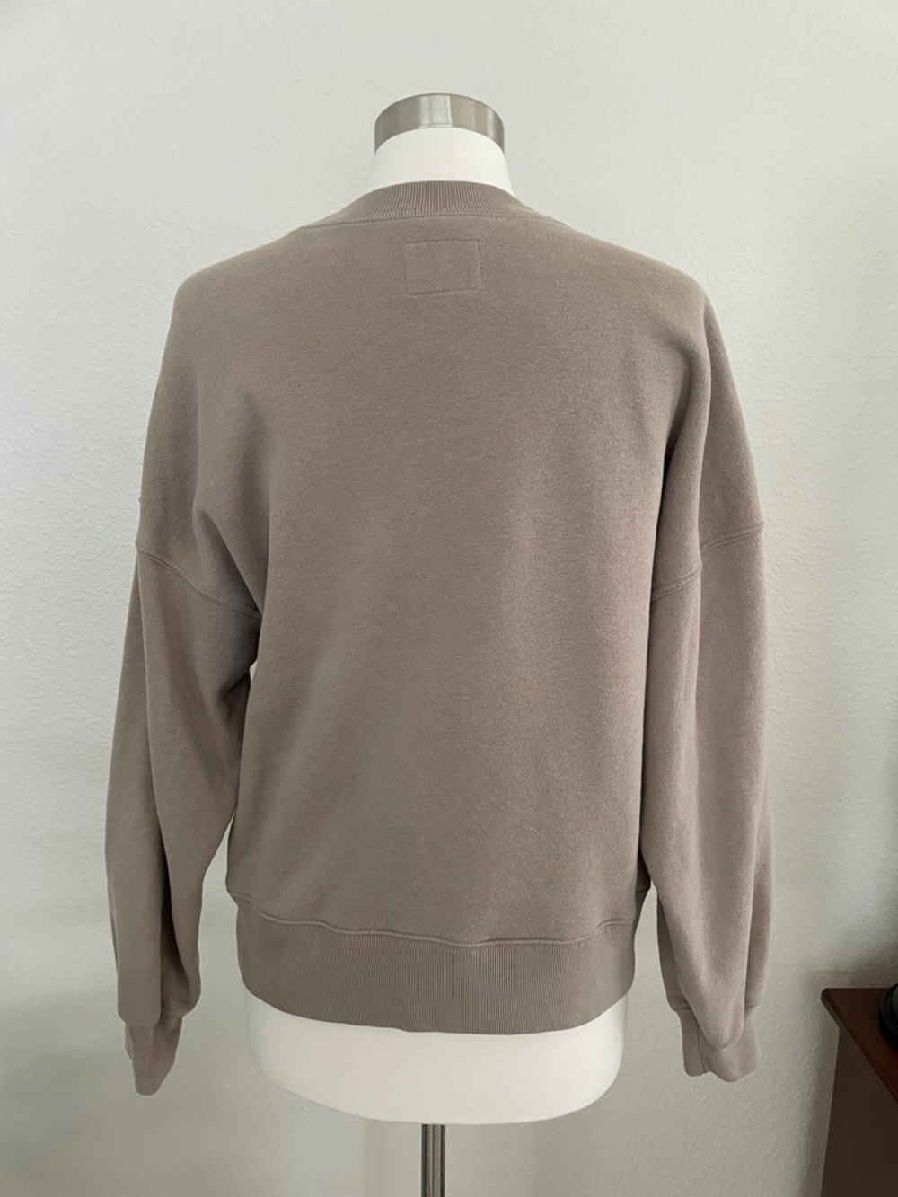 Abercrombie & Fitch Taupe Lake Tahoe Graphic Crewneck - Picture 5 of 7